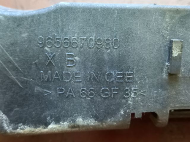 bontott CITROËN C4 PICASSO Jobb Sárvédő Oldaltartó