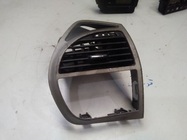 bontott CITROËN C4 PICASSO Jobb Szellőző