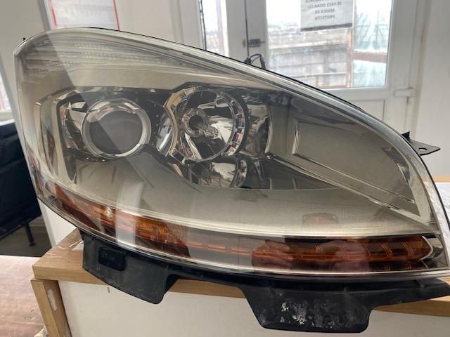 bontott CITROËN C4 PICASSO Jobb Xenon Fényszóró