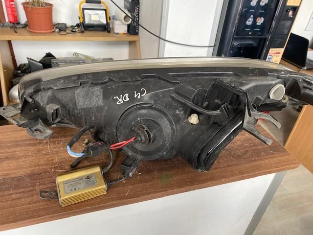 bontott CITROËN C4 PICASSO Jobb Xenon Fényszóró