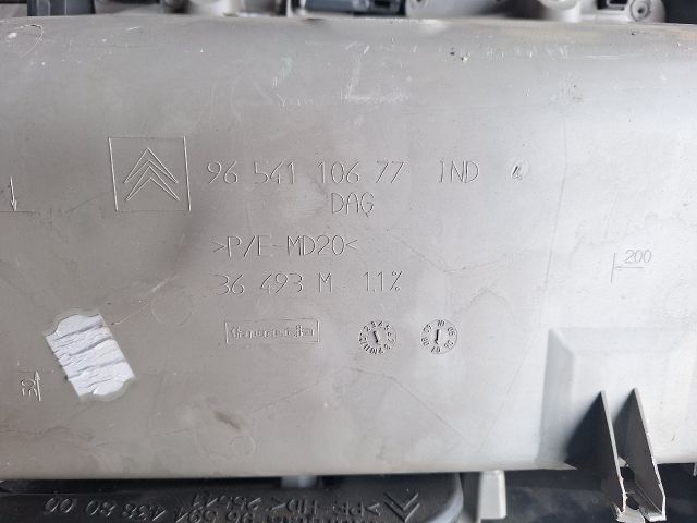 bontott CITROËN C4 PICASSO Kesztyűtartó