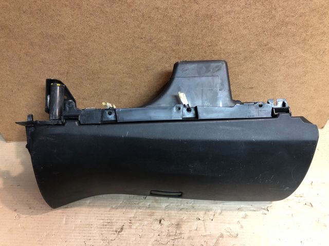 bontott CITROËN C4 PICASSO Kesztyűtartó