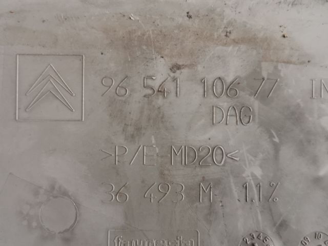 bontott CITROËN C4 PICASSO Kesztyűtartó