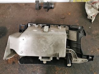 bontott CITROËN C4 PICASSO Kesztyűtartó