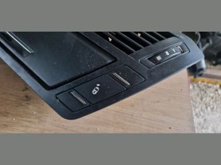 bontott CITROËN C4 PICASSO Középső Szellőző