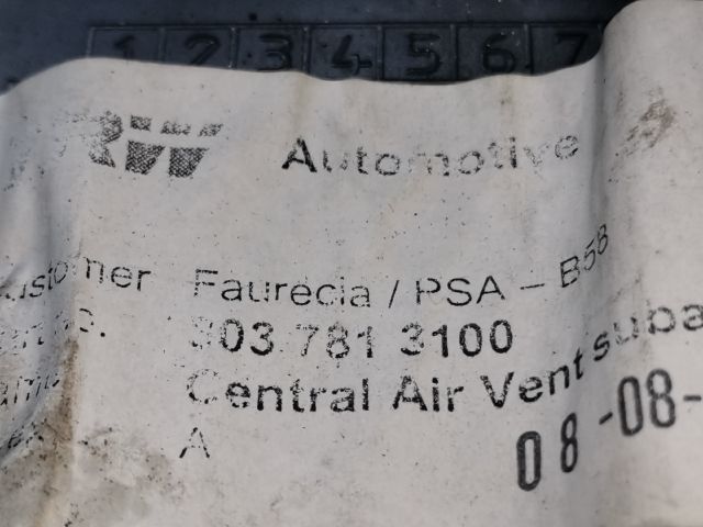 bontott CITROËN C4 PICASSO Középső Szellőző