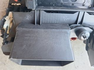 bontott CITROËN C4 PICASSO Középső Szellőző
