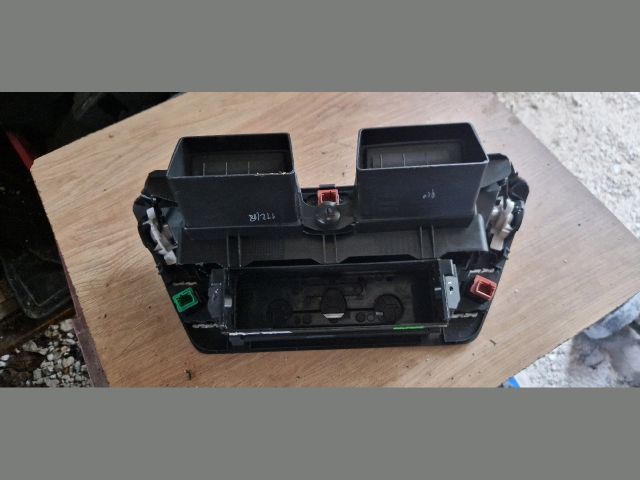 bontott CITROËN C4 PICASSO Középső Szellőző