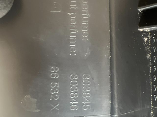 bontott CITROËN C4 PICASSO Középső Szellőző