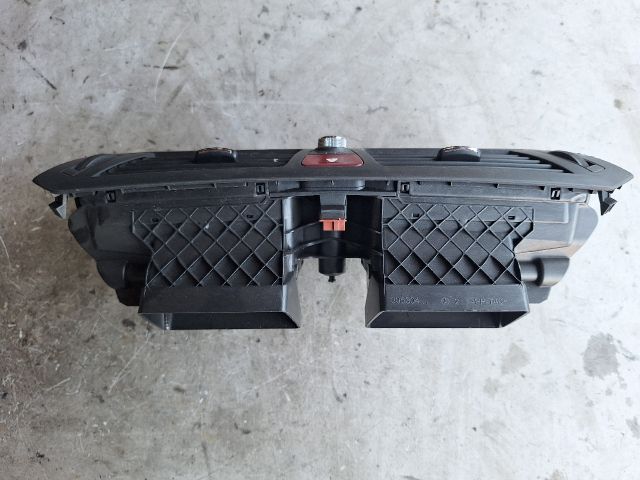 bontott CITROËN C4 PICASSO Középső Szellőző