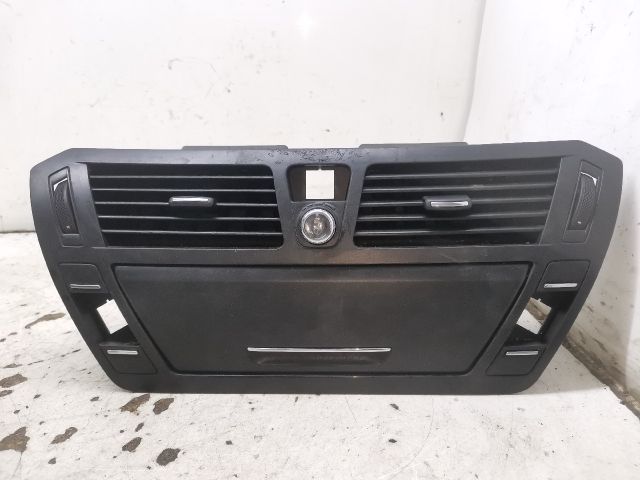 bontott CITROËN C4 PICASSO Középső Szellőző