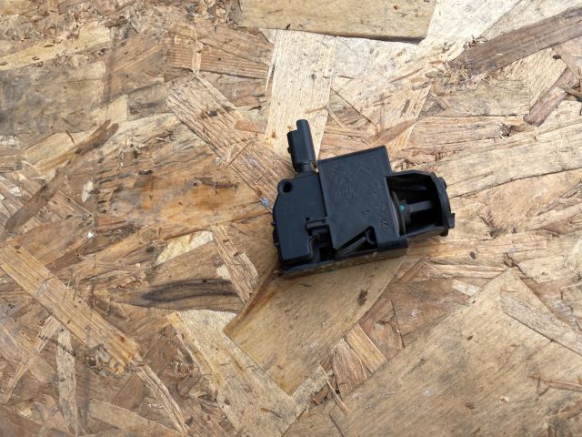 bontott CITROËN C4 PICASSO Központizár Motor Tankajtó