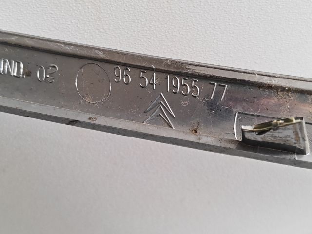 bontott CITROËN C4 PICASSO Motorháztető Díszléc Első