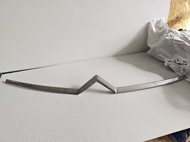 bontott CITROËN C4 PICASSO Motorháztető Díszléc Első