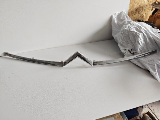 bontott CITROËN C4 PICASSO Motorháztető Díszléc Első