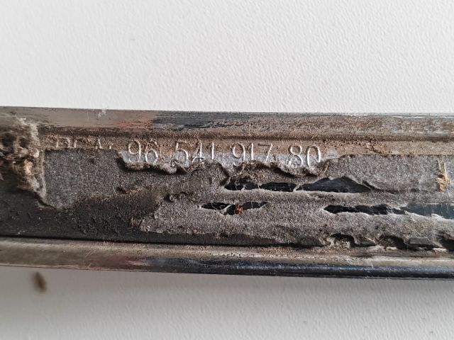 bontott CITROËN C4 PICASSO Motorháztető Díszléc Első