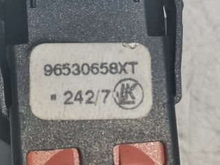 bontott CITROËN C4 PICASSO Tankajtó Nyitó Kar / Gomb