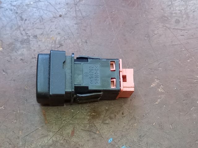 bontott CITROËN C4 PICASSO Tankajtó Nyitó Kar / Gomb