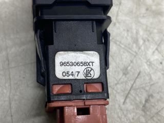 bontott CITROËN C4 PICASSO Tankajtó Nyitó Kar / Gomb