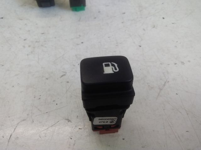 bontott CITROËN C4 PICASSO Tankajtó Nyitó Kar / Gomb