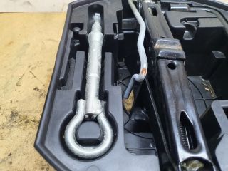 bontott CITROËN C4 Pótkerék Szerszámtartó