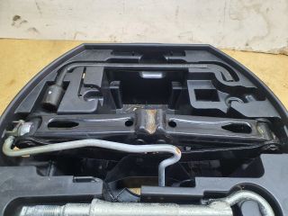 bontott CITROËN C4 Pótkerék Szerszámtartó