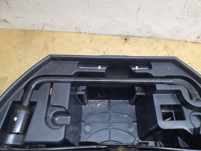 bontott CITROËN C4 Pótkerék Szerszámtartó