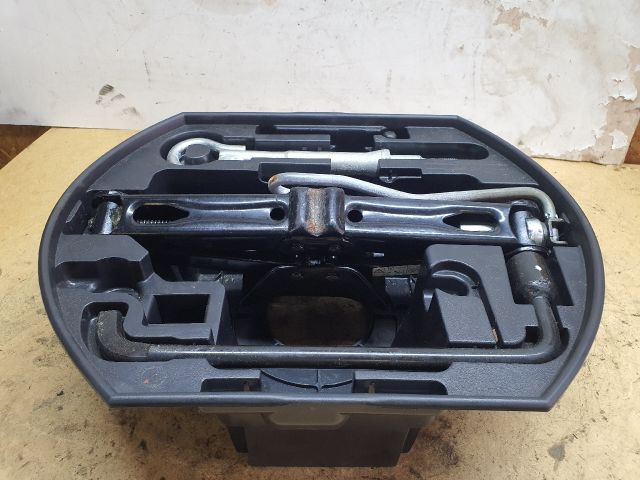 bontott CITROËN C4 Pótkerék Szerszámtartó