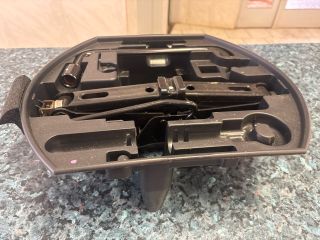 bontott CITROËN C4 Pótkerék Szerszámtartó