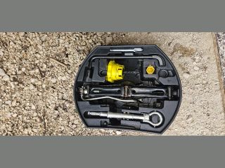 bontott CITROËN C4 Szerszámkészlet