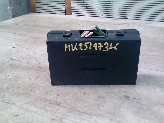 bontott CITROËN C5 Biztosítéktábla Motortér