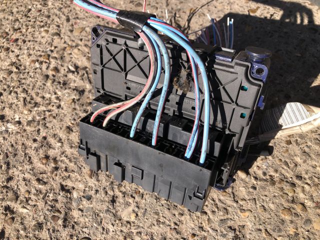 bontott CITROËN C5 Biztosítéktábla Motortér