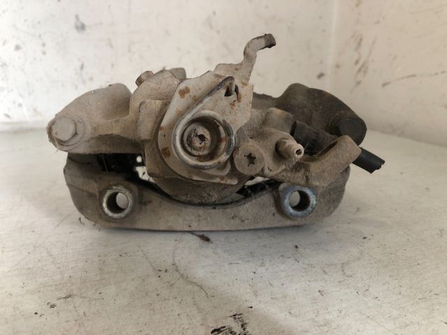 bontott CITROËN C5 Jobb első Féknyereg Munkahengerrel