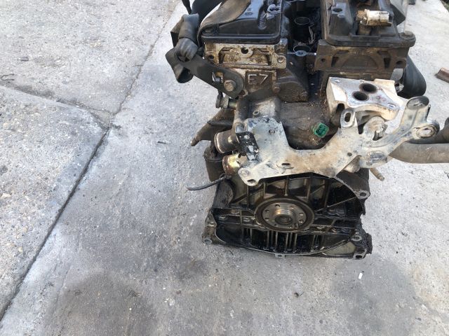 bontott CITROËN C5 Motor (Fűzött blokk hengerfejjel)