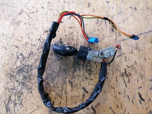 bontott CITROËN C5 Gyújtáskapcsoló Házzal