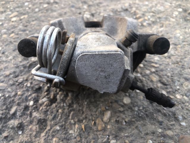 bontott CITROËN C5 Bal hátsó Féknyereg Munkahengerrel