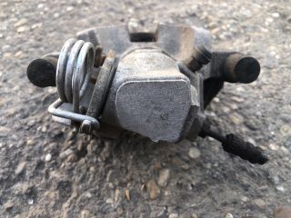 bontott CITROËN C5 Bal hátsó Féknyereg Munkahengerrel