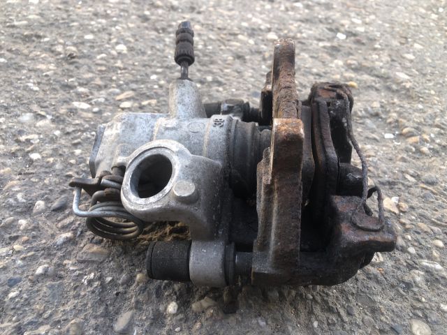 bontott CITROËN C5 Bal hátsó Féknyereg Munkahengerrel