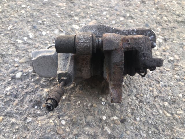 bontott CITROËN C5 Bal hátsó Féknyereg Munkahengerrel