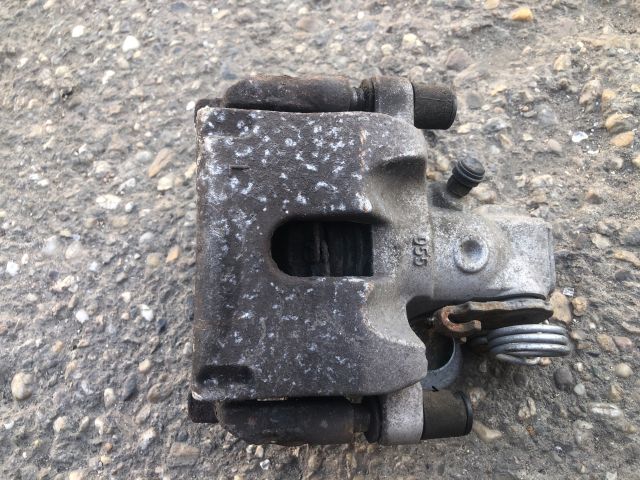 bontott CITROËN C5 Bal hátsó Féknyereg Munkahengerrel