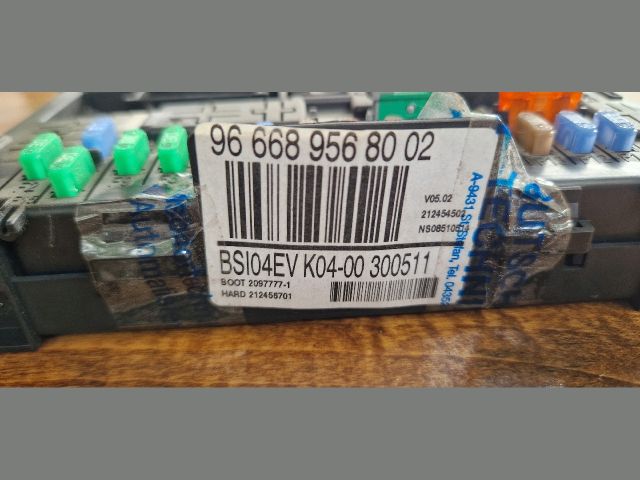 bontott CITROËN C5 Biztosítéktábla Motortér