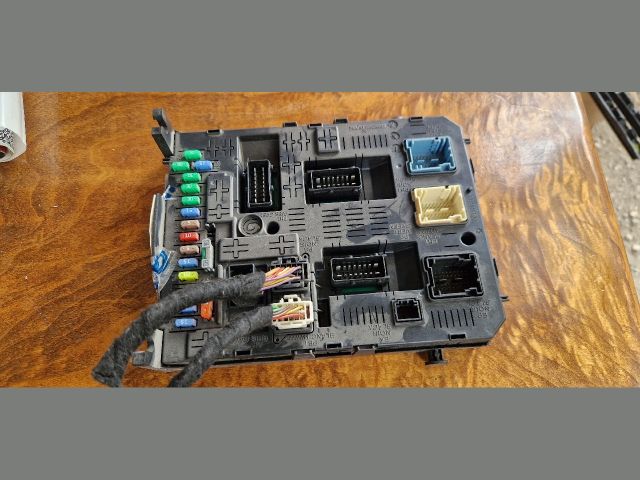 bontott CITROËN C5 Biztosítéktábla Motortér