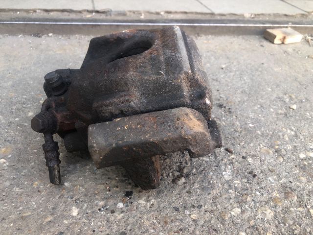 bontott CITROËN C5 Jobb első Féknyereg Munkahengerrel