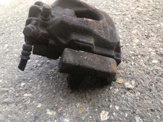 bontott CITROËN C5 Jobb első Féknyereg Munkahengerrel