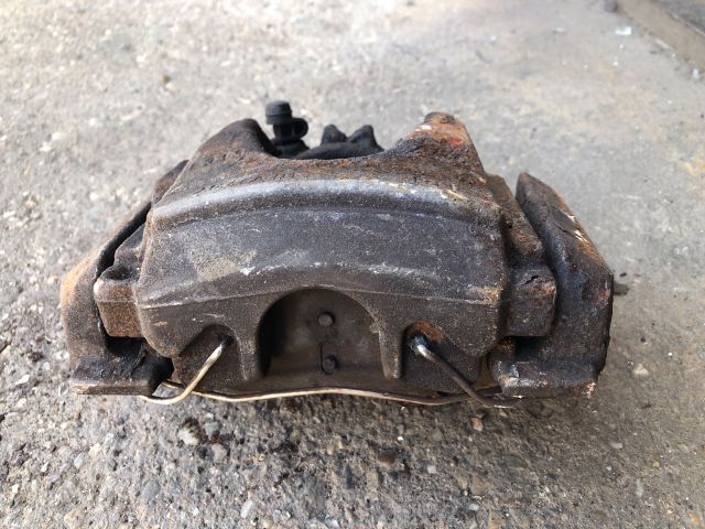 bontott CITROËN C5 Jobb első Féknyereg Munkahengerrel