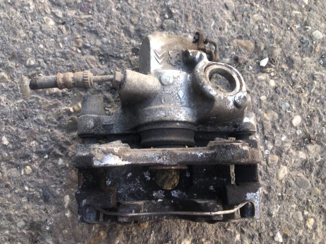 bontott CITROËN C5 Jobb hátsó Féknyereg Munkahengerrel