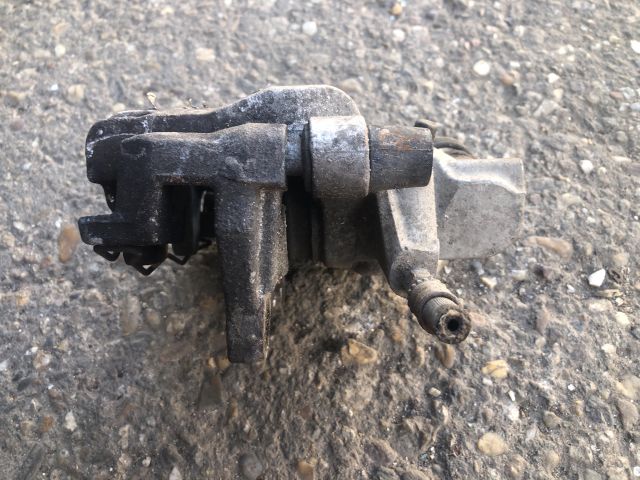 bontott CITROËN C5 Jobb hátsó Féknyereg Munkahengerrel