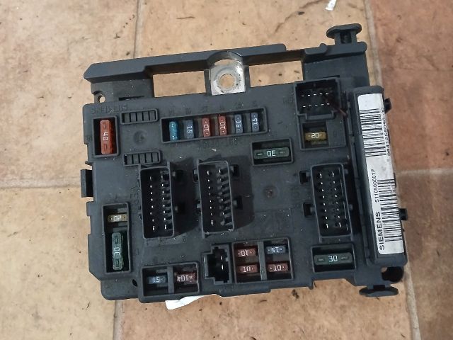 bontott CITROËN C5 Biztosítéktábla Motortér