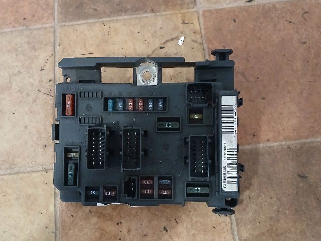 bontott CITROËN C5 Biztosítéktábla Motortér