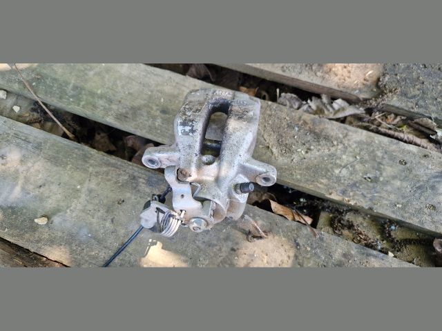 bontott CITROËN C5 Bal hátsó Féknyereg Munkahengerrel